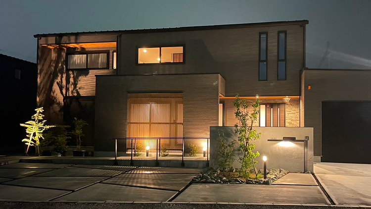夜の外構照明のイメージ