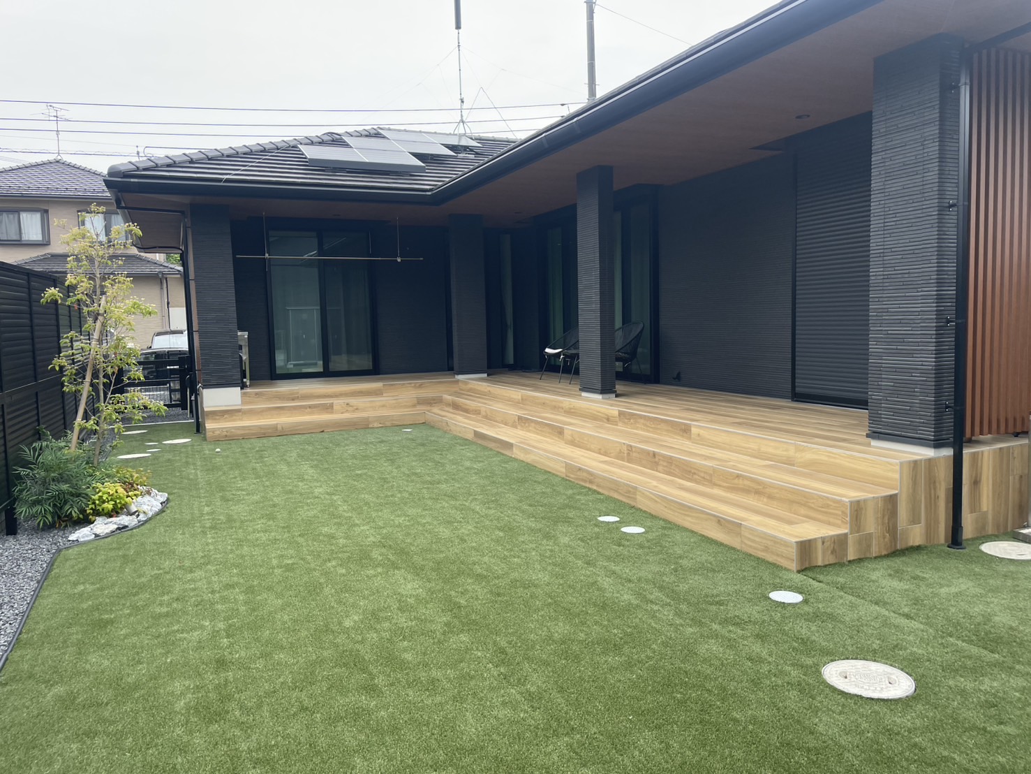 ワンちゃんファーストのお庭が完成しました。