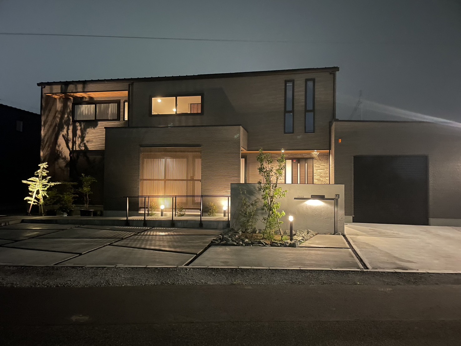 おもてなしと植栽を眺めるお庭造り。